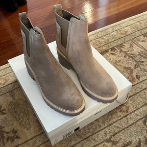 New never worn Haily Dolce Vita Suede Boot in almond suede- in original box